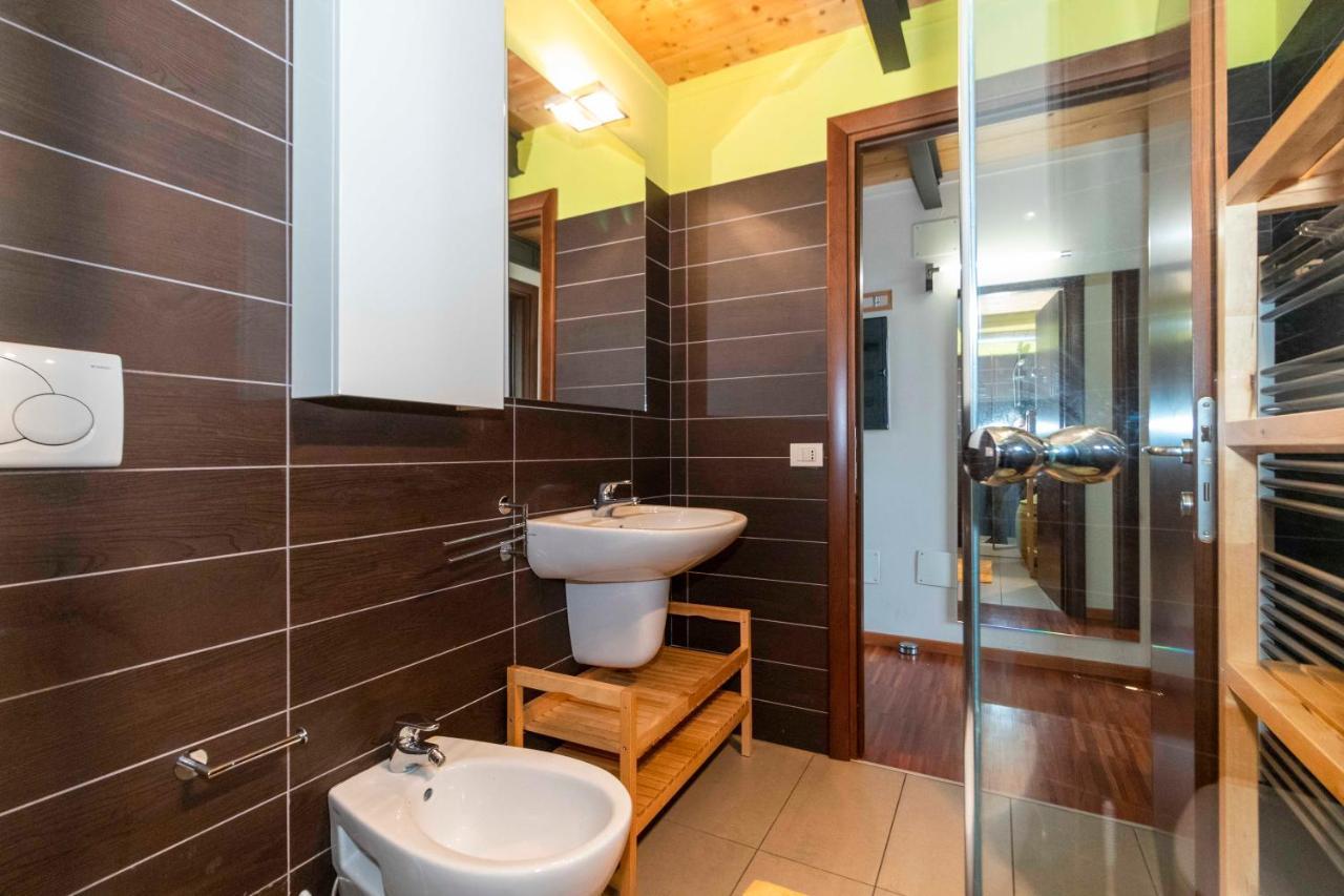 Dora Riverside Modern Apartment With Private Parking Turín Exterior foto